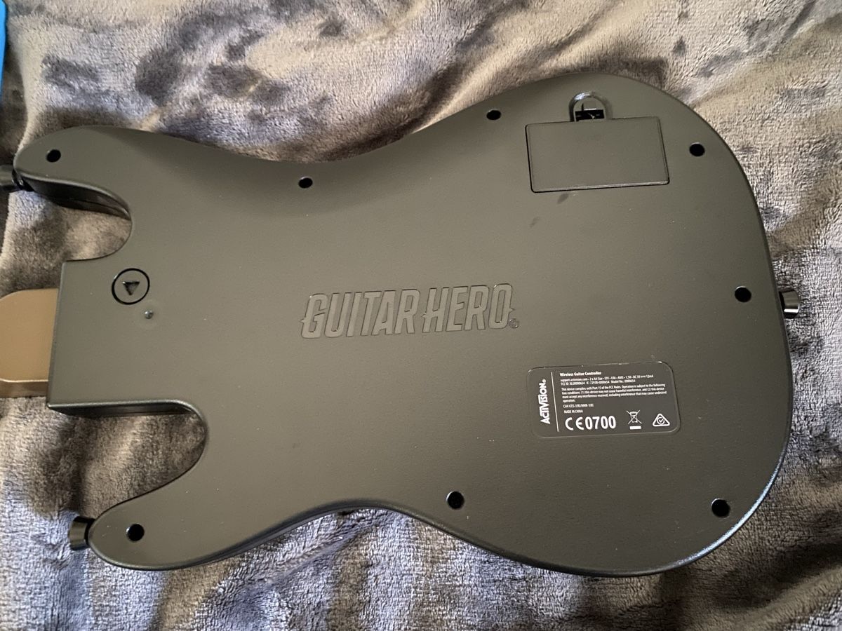 Nintendo Giochi: Guitar Hero Live Wireless Guitar Controller Wii – Usato da Lignières venduto da The_assistant 4
