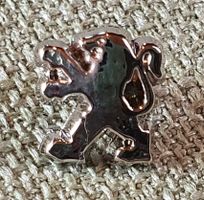 B393 - Pin Peugeot Logo Emblem Silberig