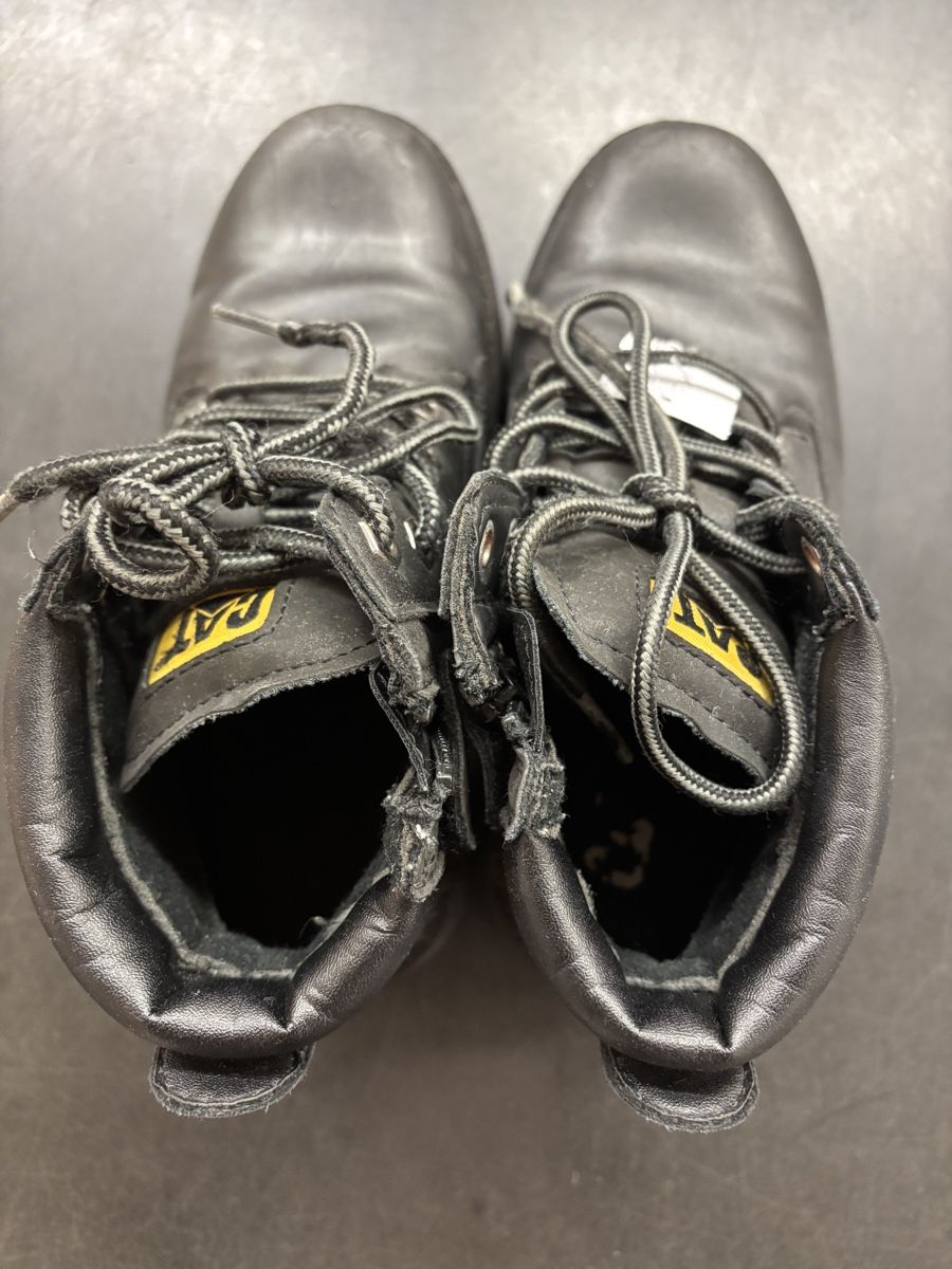 Caterpillar Herrenschuhe: Caterpillar Lederschuhe, Grösse 34 – Gebraucht aus Büren an der Aare von Nikito2001 3
