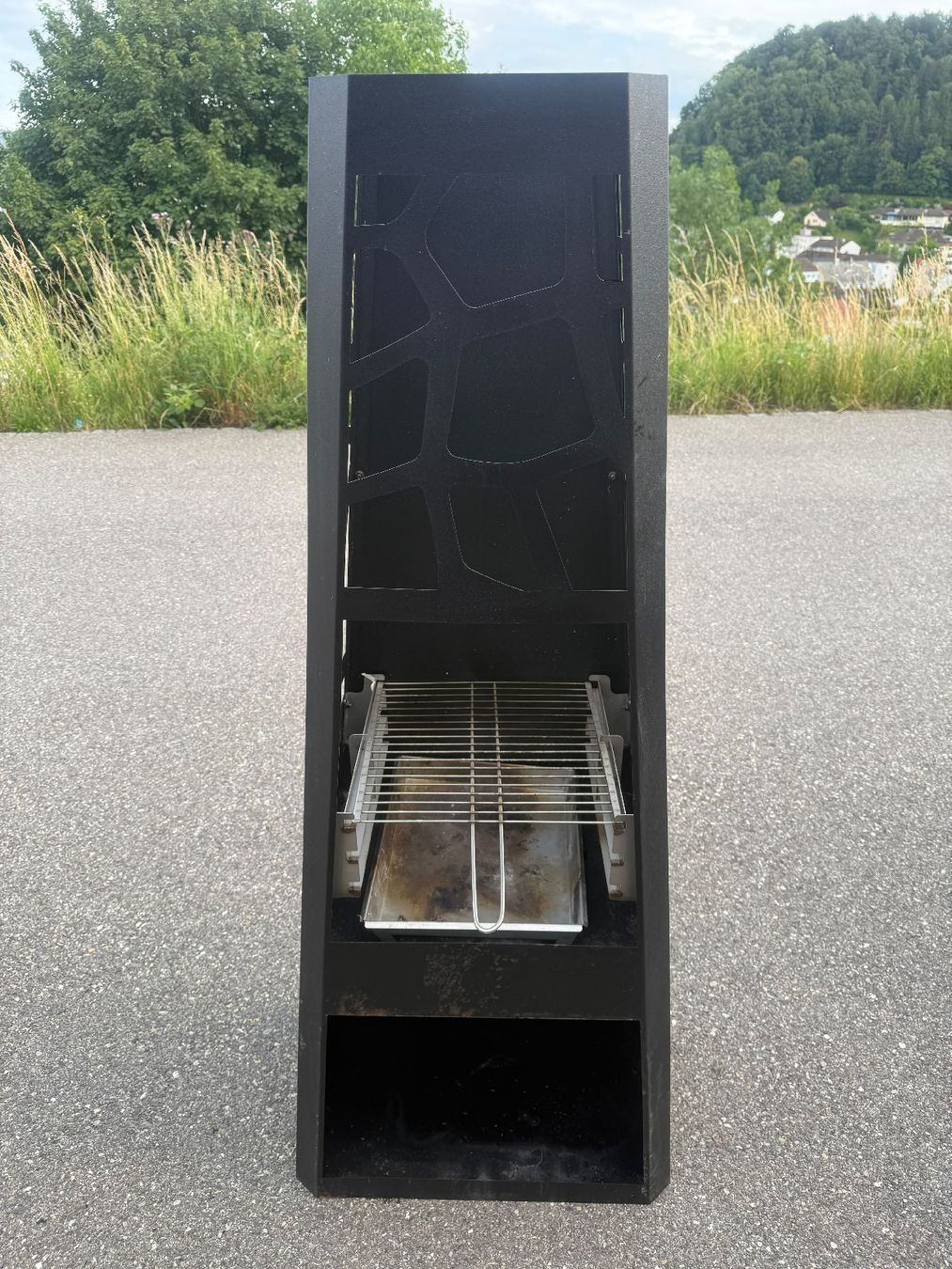Bracieri: Grill / Feuerstelle schwarz mit modernen Design – Usato da Trimbach venduto da dia_nv9g 1