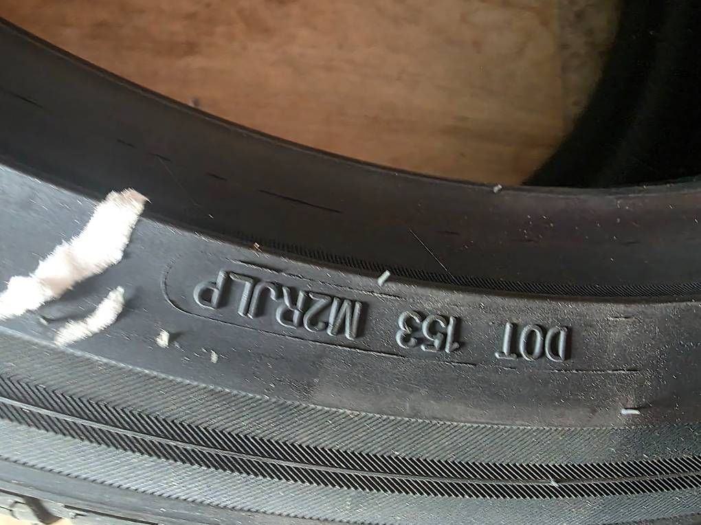 Toutes les pièces auto: Neuer Winterpneu 285/35/R21 – Neuf (Voir description) à Rüthi (Rheintal) par Foensi67 2