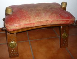 Hocker aus Echtleder