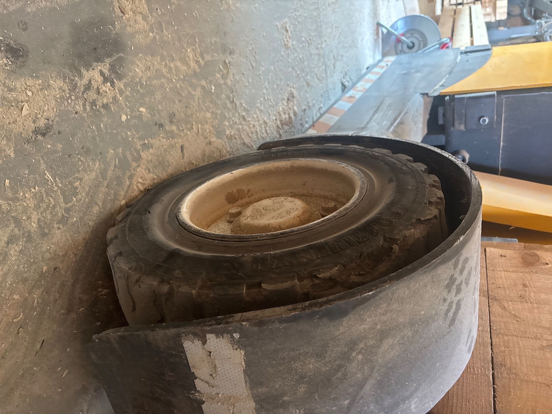 Jungheinrich Carrelli elevatori e a forche: Schubmast Stapler für Draussen – Usato da Kandergrund venduto da lorenzsteiner 6