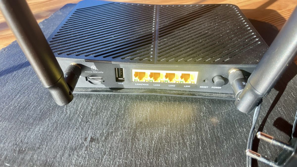 Zyxel Modem & Router: LTE 4G Router - Zyxel LTE3301-Plus – Usato da Saubraz venduto da Ehoekie 5