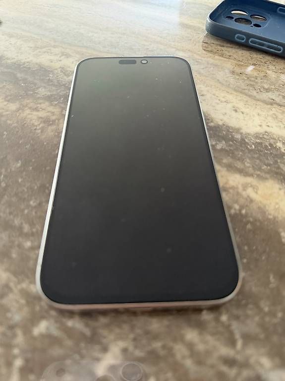 Portables: IPhone 16 Pro Max, 256 GB  – D'occasion à Lotzwil par le17vin12