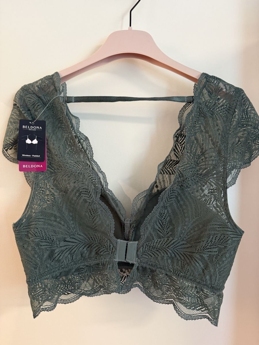 Beldona Top: BELDONA top M - NEW – Nuovo e nell'imballaggio originale da Basel venduto da dar_ch4051 2