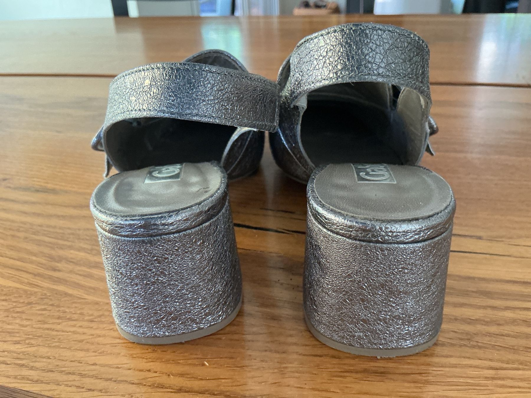 Chaussures femmes: Gabor  Sandale silber Grösse 4 1/2 mit Schnalle – D'occasion à Suhr par star033 3