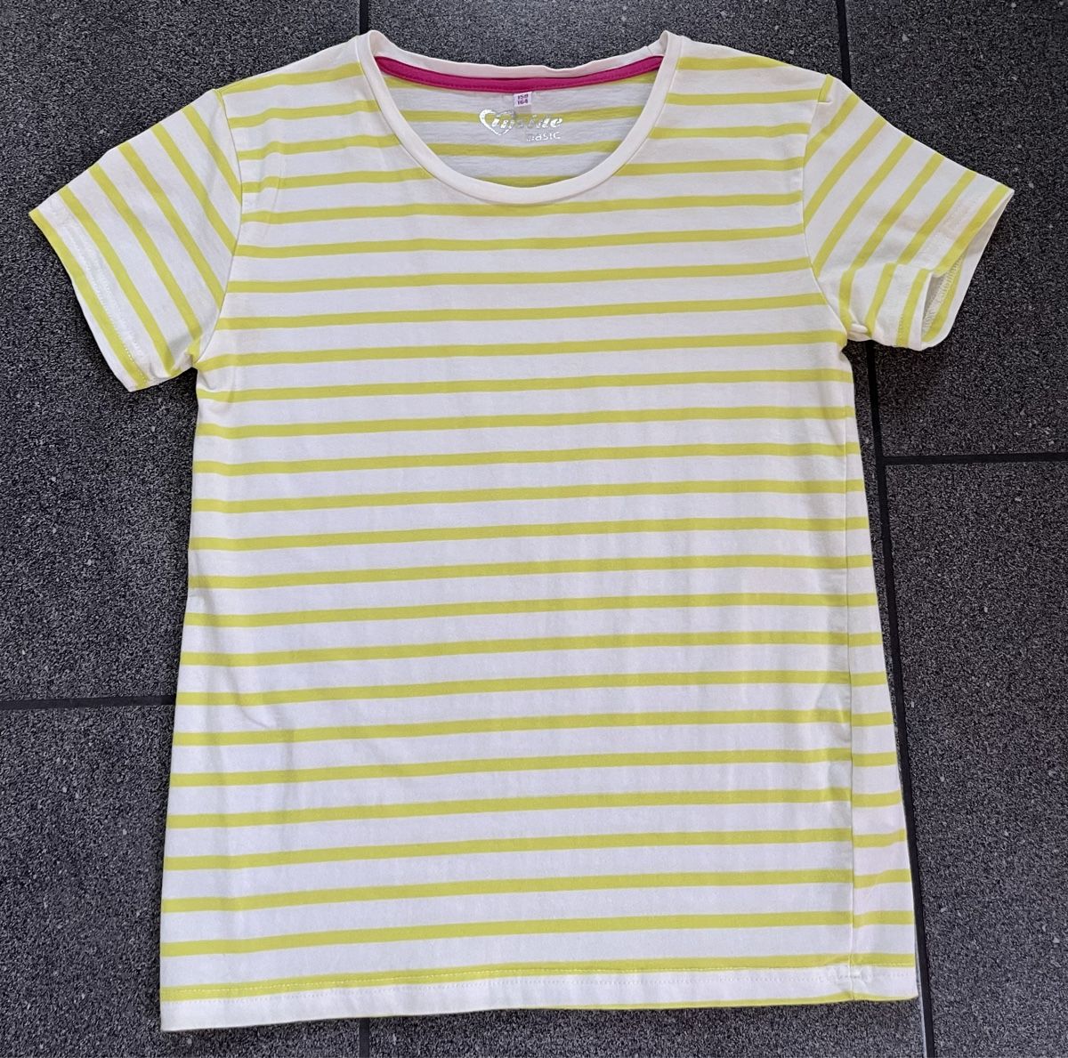 Camicette, T-shirt & Top: Süsses T-Shirt Gr. 158/164 – Usato da Hünenberg See venduto da spartakus02