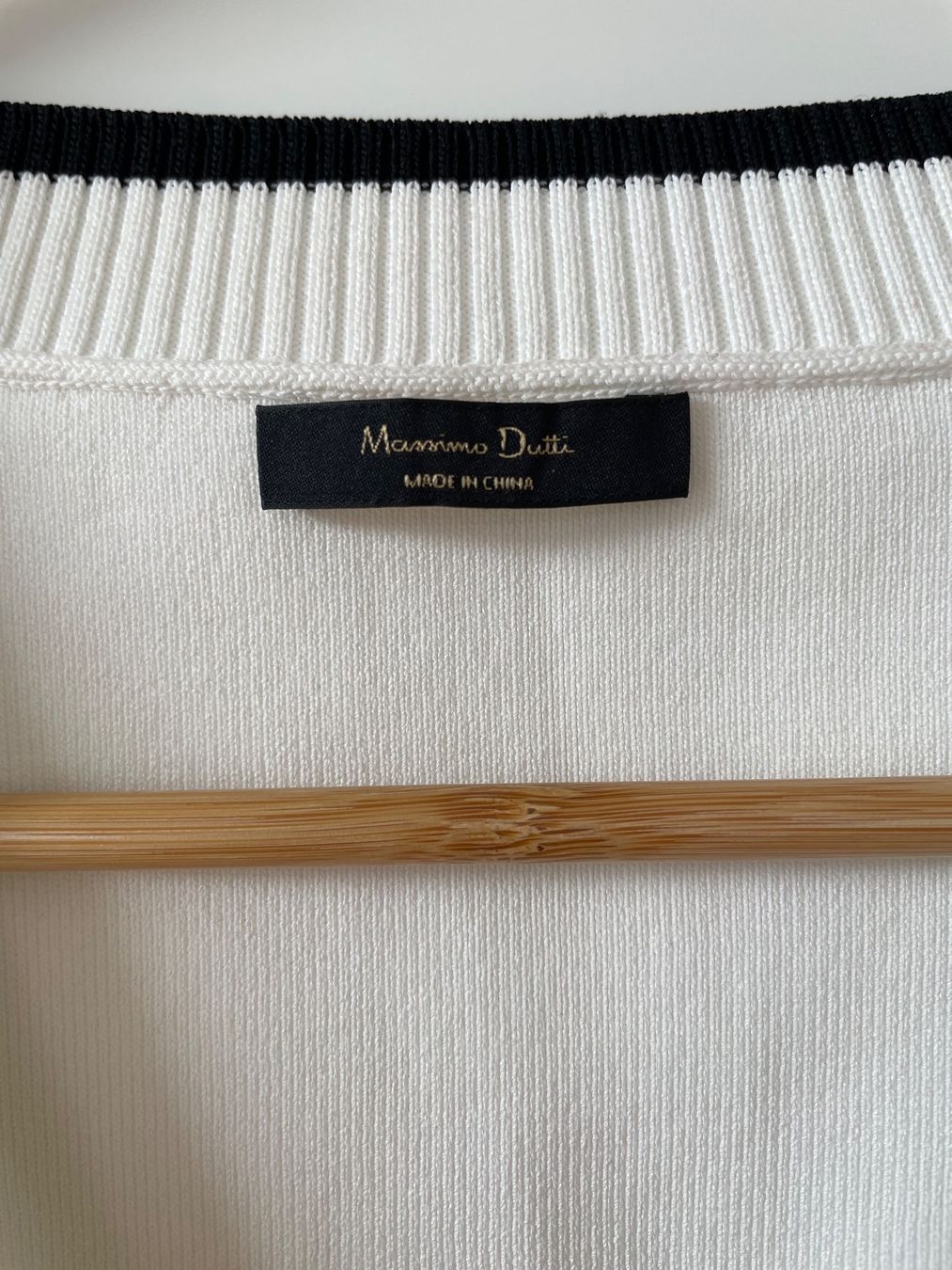 Massimo Dutti Gilet & Giacche senza maniche: Massimo Dutti Strickweste mit V-Ausschnitt, Gr. M, Makel – Usato da Neukirch an der Thur venduto da bee88 2