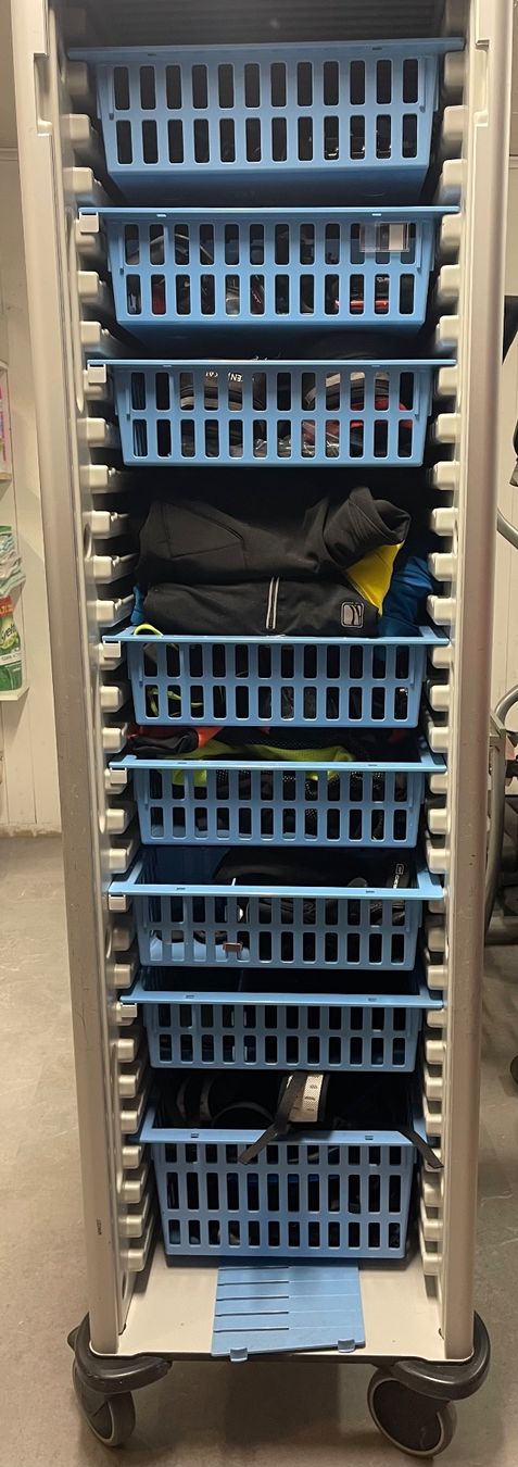 Banconi: Rollcontainer mit Schubladen, Top Zustand, Grau, Rollbar – Usato da Kirchdorf AG venduto da TiggiMattes 1