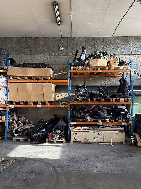 Tutti i ricambio: Tesla Teile Model Y & Model S used – Usato da Basel venduto da rav_csh6
