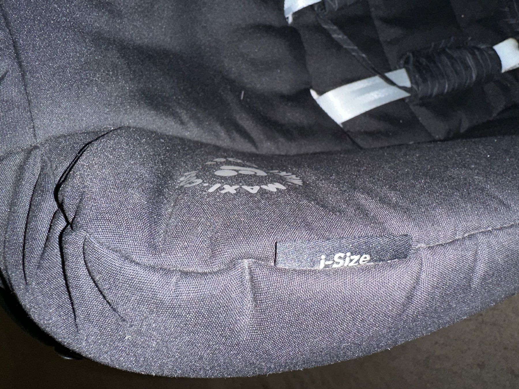 Maxi-Cosi Seggiolini per auto: Maxi Cosi Babyschale und Basis – Usato da Allschwil venduto da Blumergg 1