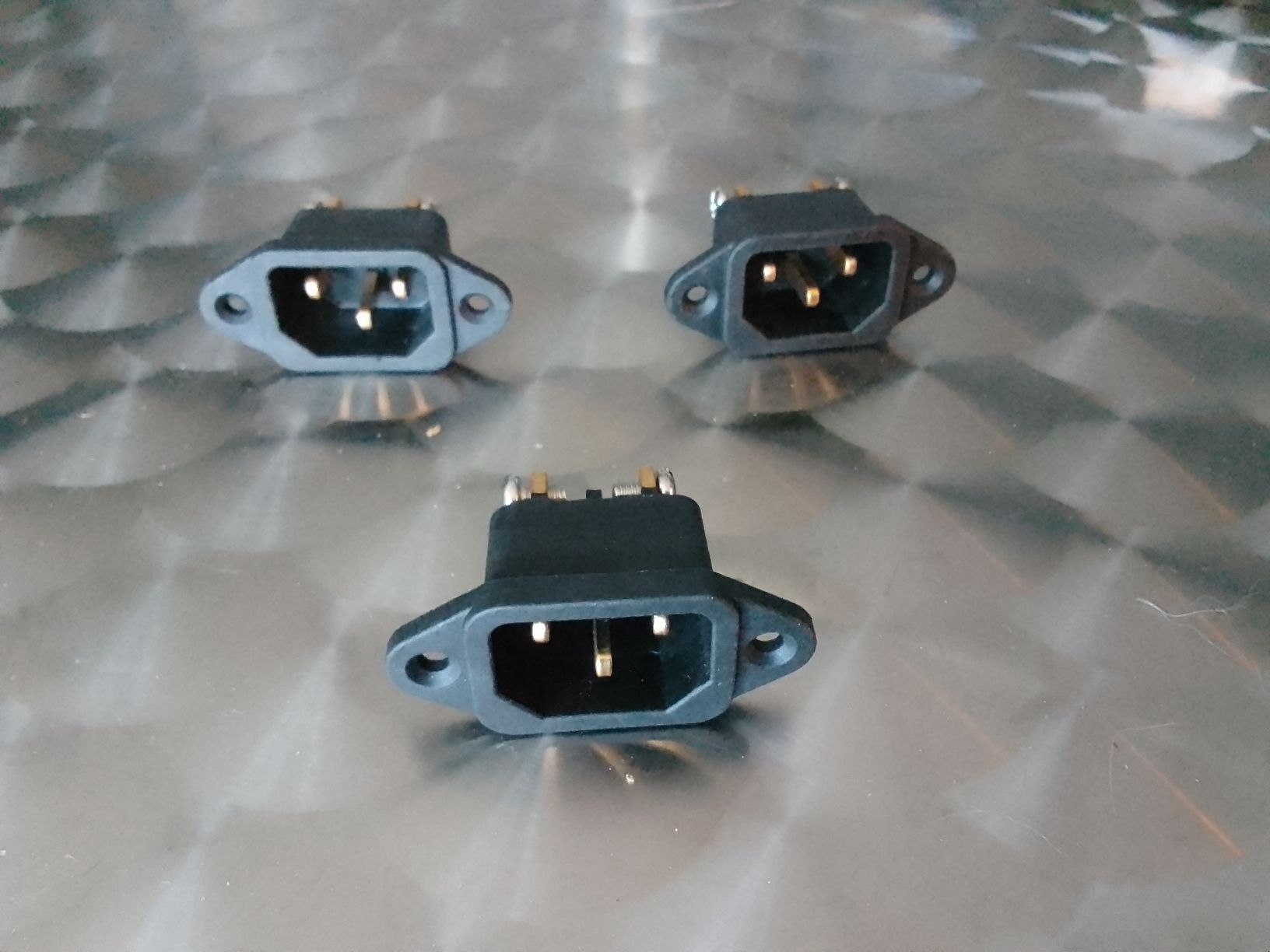 Alimentazione elettrica: 3 x Gerätestecker 220v – Nuovo e nell'imballaggio originale da Ebmatingen venduto da swiss.canadian