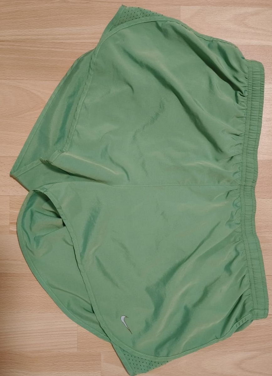 Nike Pantaloni: Nike Dri-FIT running short XL – Nuovo (secondo la descrizione) da Crassier venduto da mlleoce