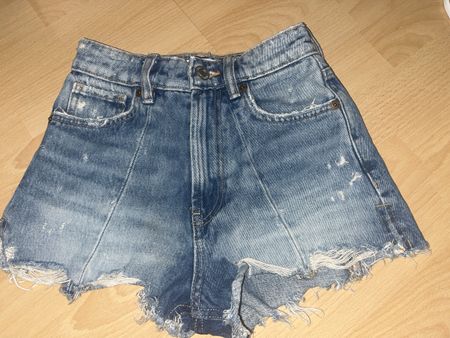 Zara Jeans Shorts, Gr. 32