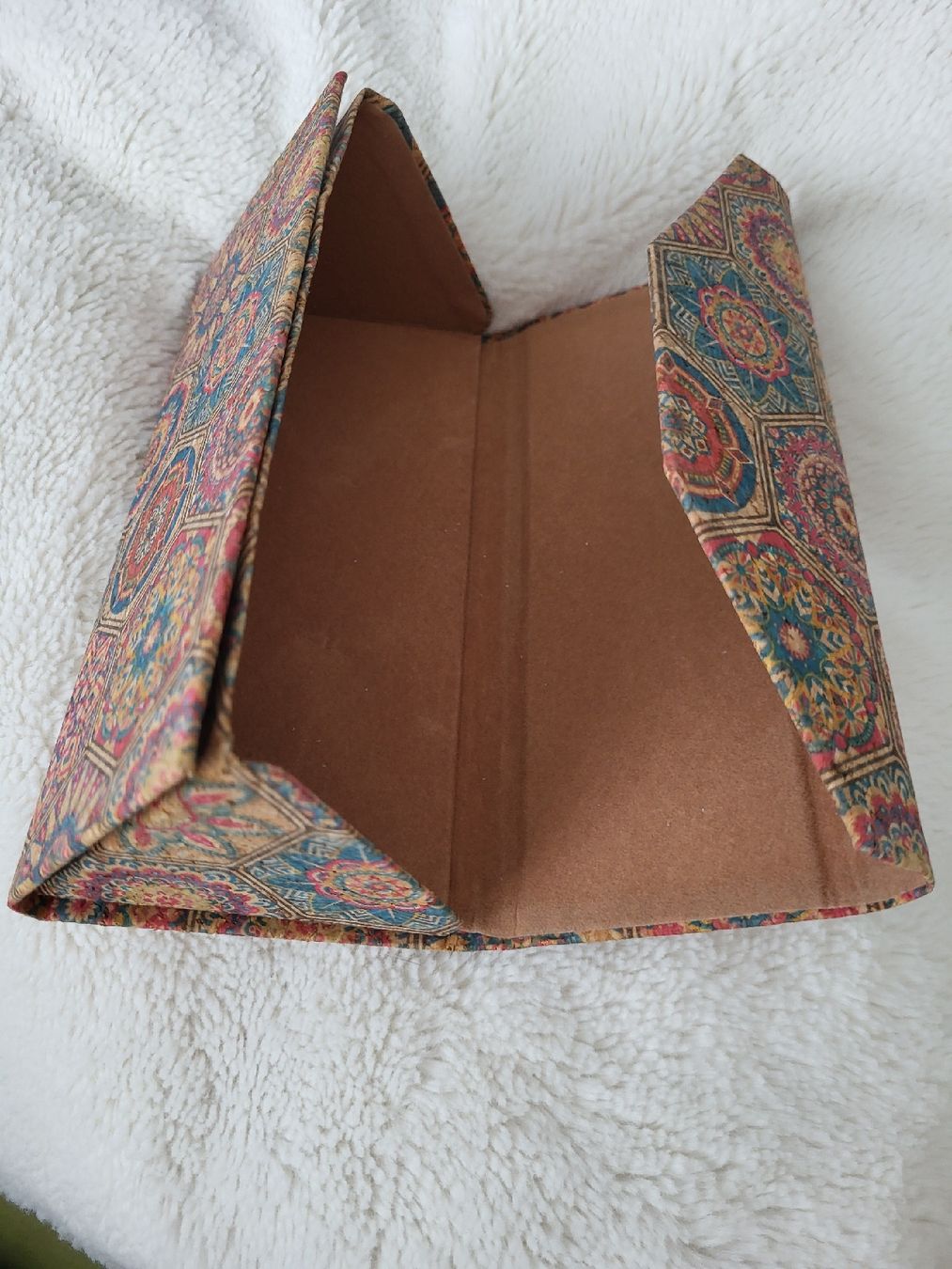 Altro in  Abbigliamento & Accessori: Brillen Etui mit Muster aus Kork  – Nuovo (secondo la descrizione) da Winterthur venduto da GAM90 1