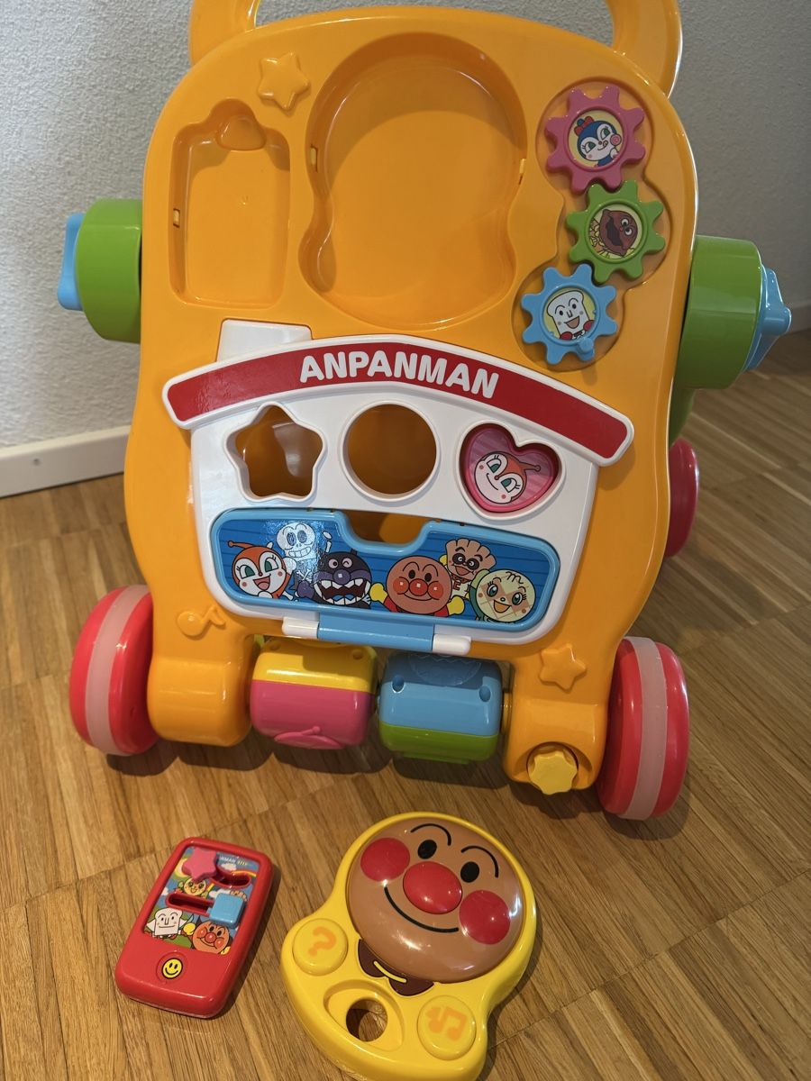 Giocattoli: Japanese Anpanman Toy: Interactive Learning Walker – Usato da Brugg AG venduto da Winter789 2