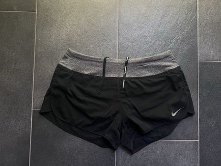 Nike Damen Laufshorts Gr. M