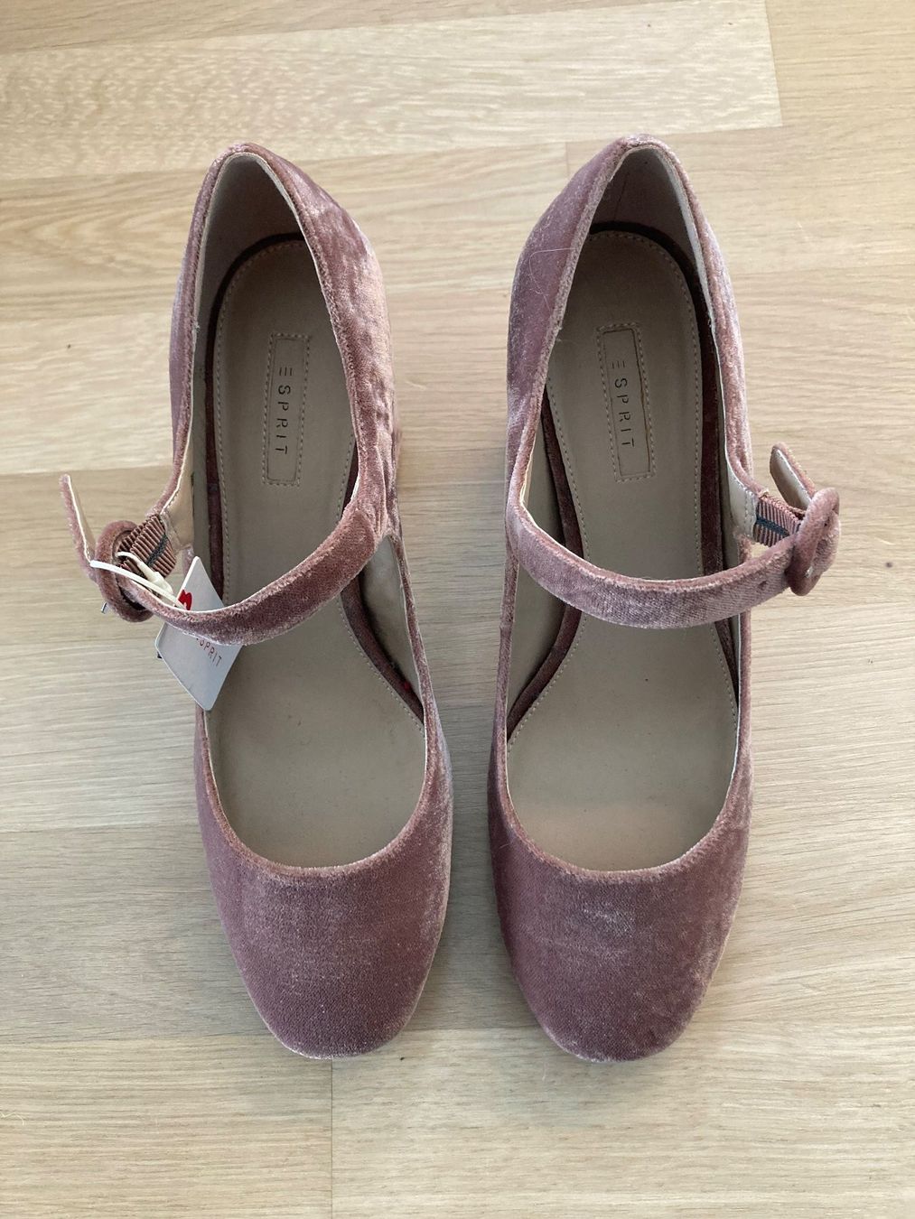 Esprit Scarpe da donna: Esprit Mary Jane-Pumps Samt - Grösse 41 – Nuovo (secondo la descrizione) da Wiesendangen venduto da iri_5pq6 1