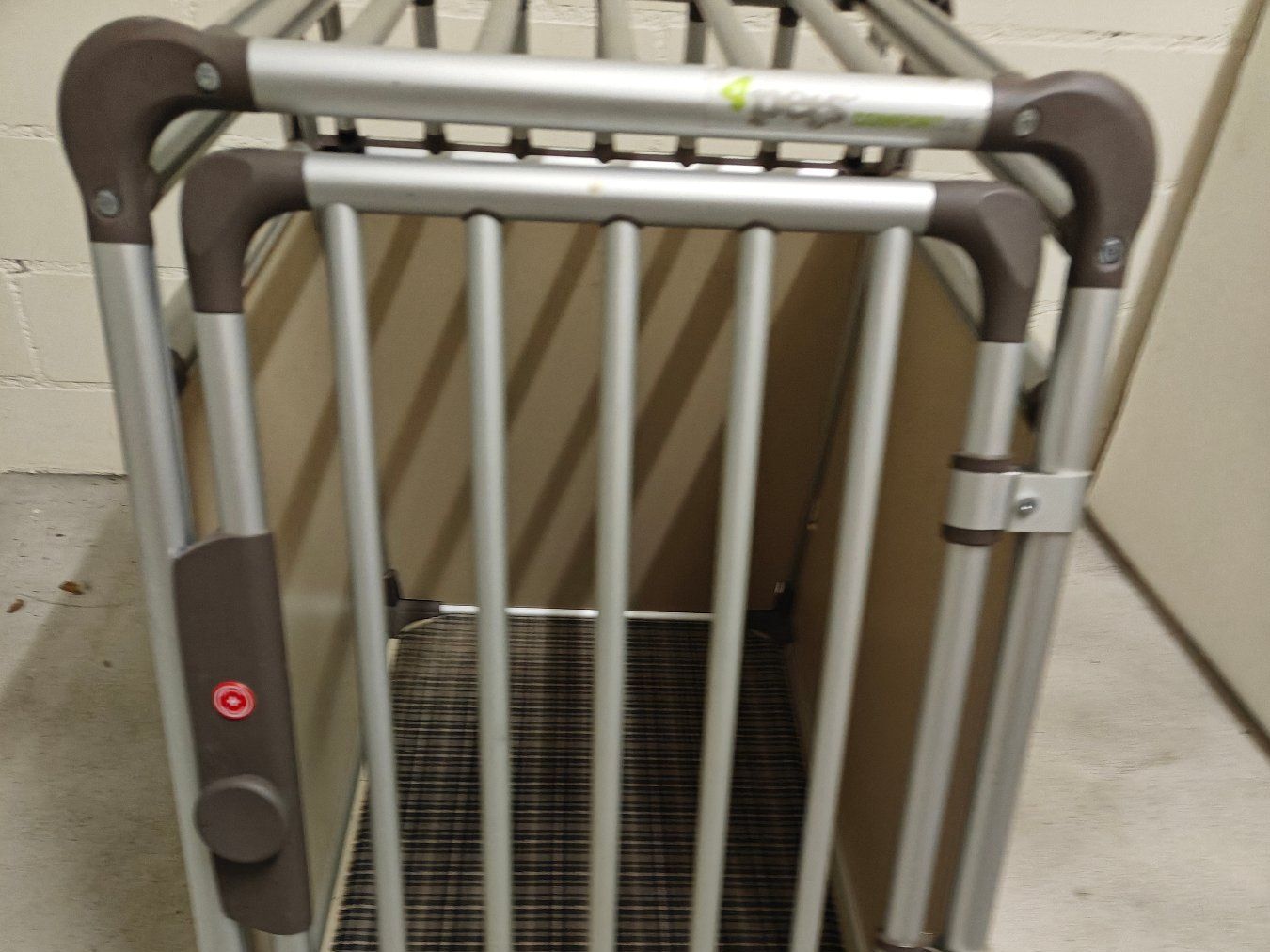 4pets Cages, transport & sécurité: Hundebox 4pets confortline M – D'occasion à Reinach BL par hun_w9sk 1