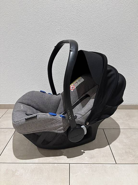 Seggiolini per auto: Avionaut Pixel Pro Babyschale / Autositz inkl. Isofixstation – Usato da Appenzell venduto da Giggs90 1