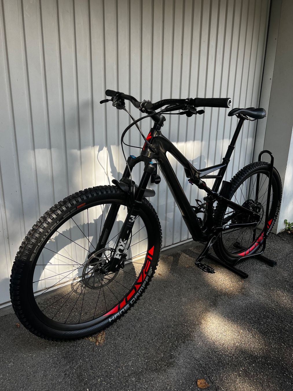 Specialized Velos: Specialized FSR Camber Expert 29 / full Carbon – Defekt aus Solothurn von  4