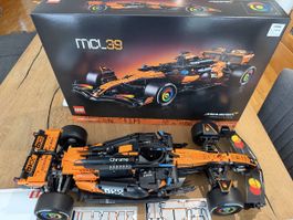 LEGO Technic McLaren MCL39 42228 zusammengebaut