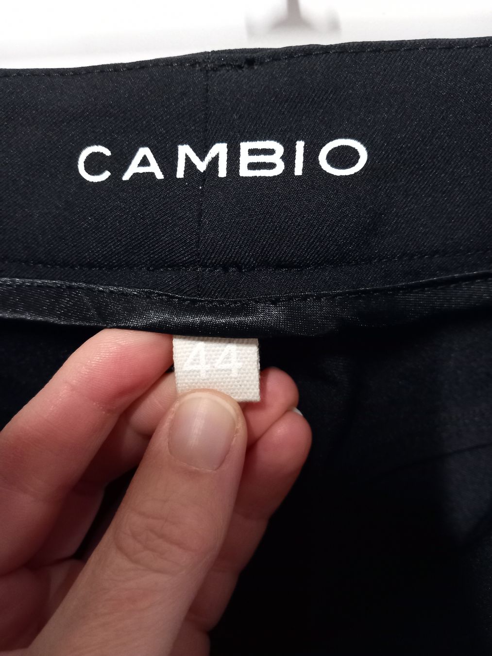 Cambio Pantaloni: CAMBIO Elastische, elegante Hose Gr.44 schwarz, neuwertig – Nuovo (secondo la descrizione) da Gwatt (Thun) venduto da umwelt-brocki 4