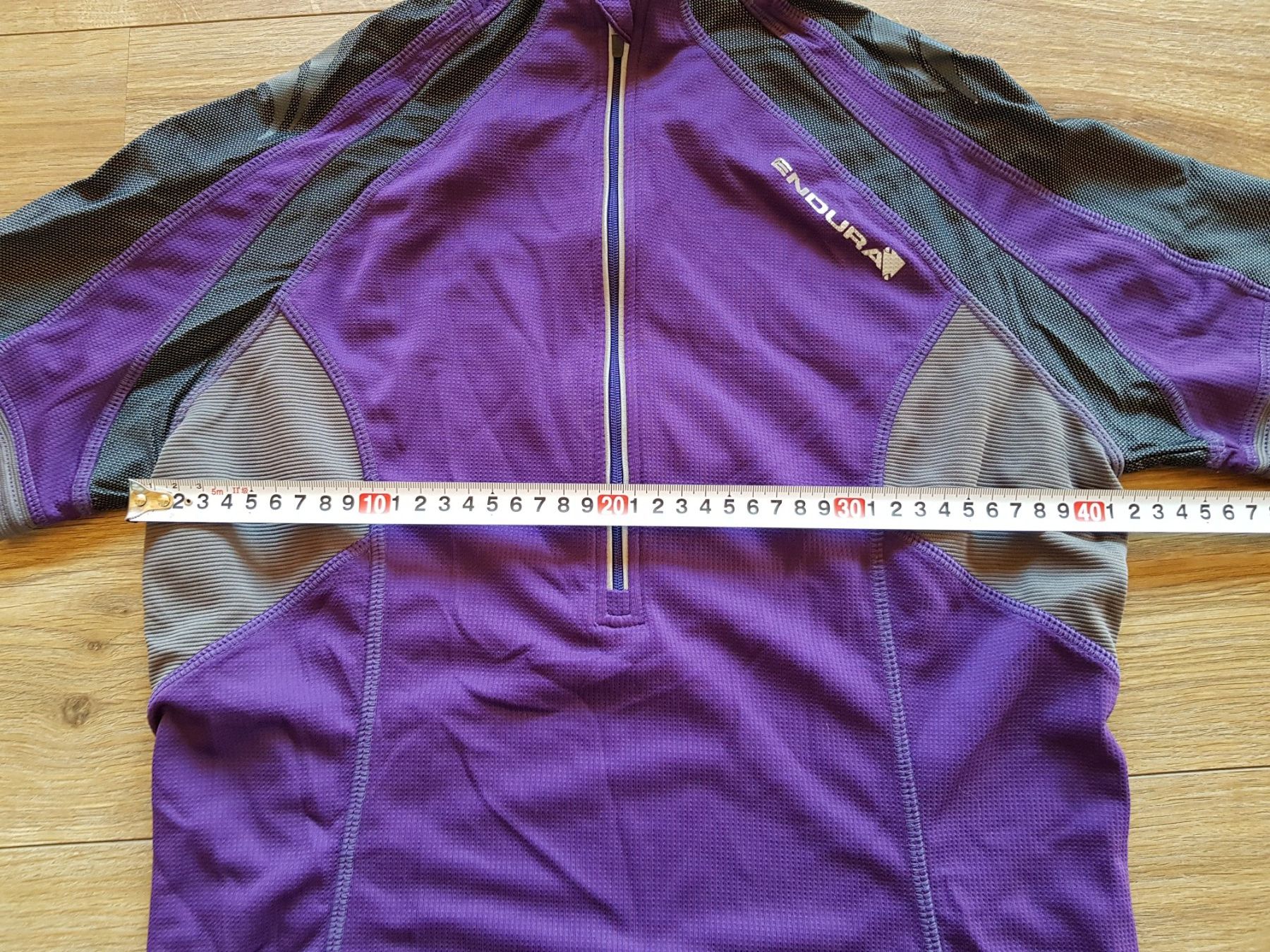 Endura Canottiere & Pantaloni: ENDURA - Maillot de Vélo, Taille M – Usato da Haute-Nendaz venduto da DetoutDerien