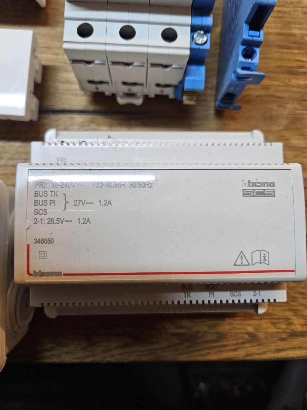 Hager Alimentazione elettrica: Elektro Installations material diverse Teile  (T2) – Usato da Rorschach venduto da TimelessTrading 1