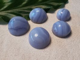 5 Stk. Chalcedon Cabochons