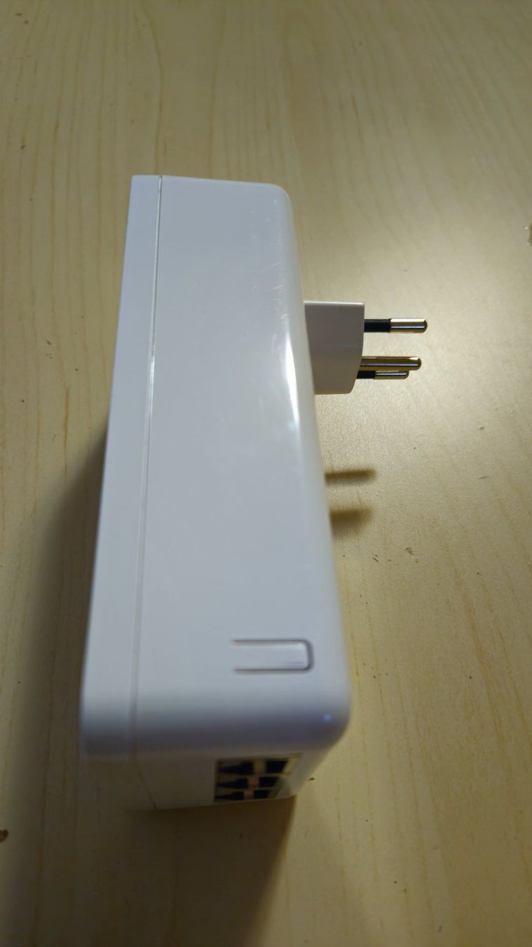 Devolo Laufwerke & Adapter: Devolo Magic 2 LAN triple – Powerline Adapter – Gebraucht aus Taverne von farafina72 2