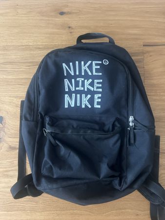 Nike Rucksack schwarz guter Zustand