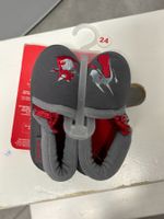 Pantoufle Isotoner taille 24 dragon neuf