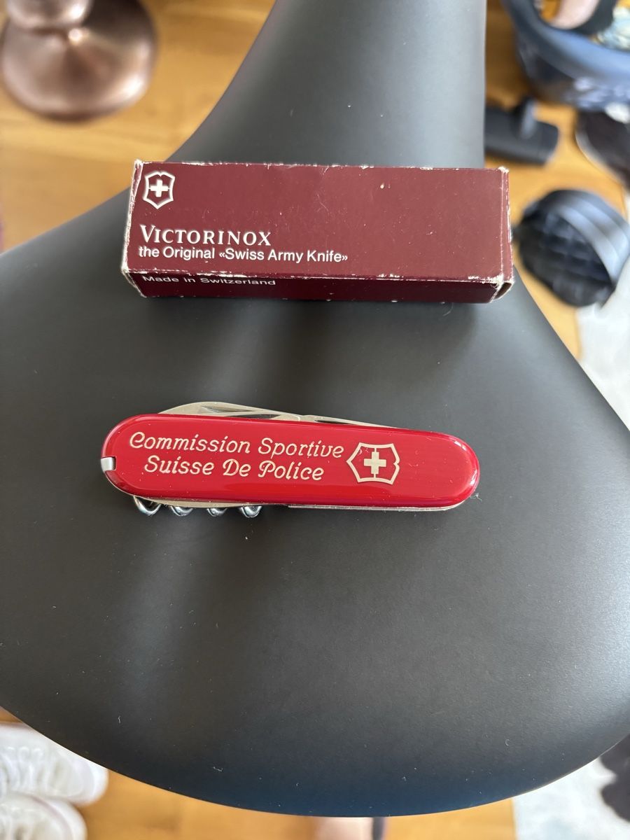 Victorinox Coltellini militari: Schweizer Armeemesser – Usato da Niederuzwil venduto da sla_b5ng