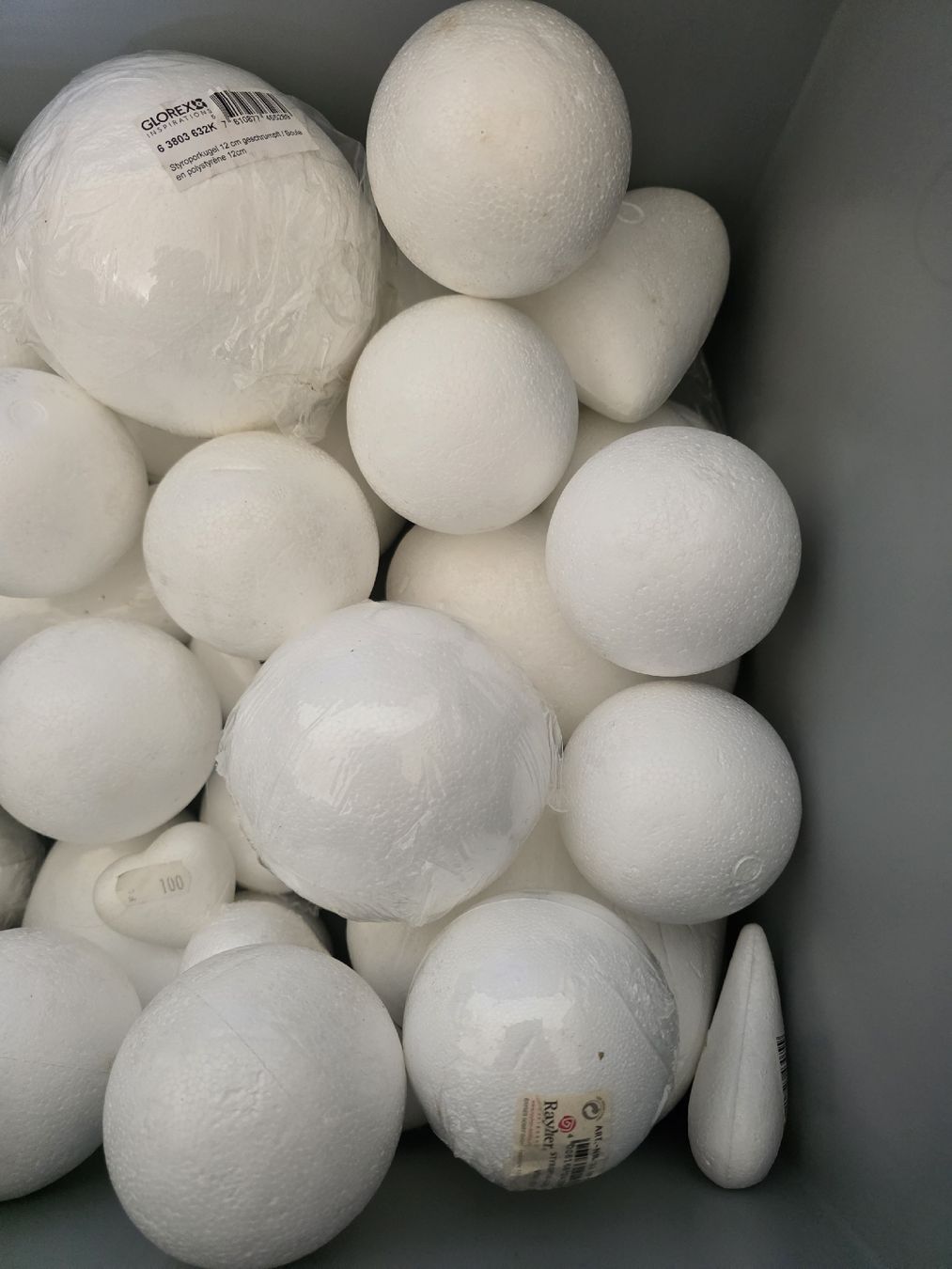 Kits de loisir créatif: Styrophorkugeln – Neuf (Voir description) à Rüti ZH par car_gl78