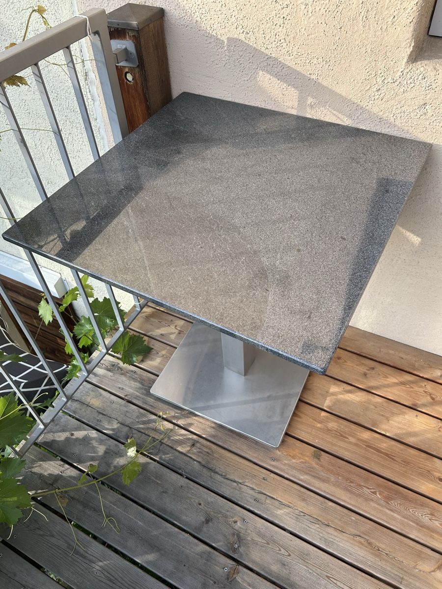Tables: (Balkon?)-Tisch mit Granitplatte – D'occasion à Wila par Chruschty 1