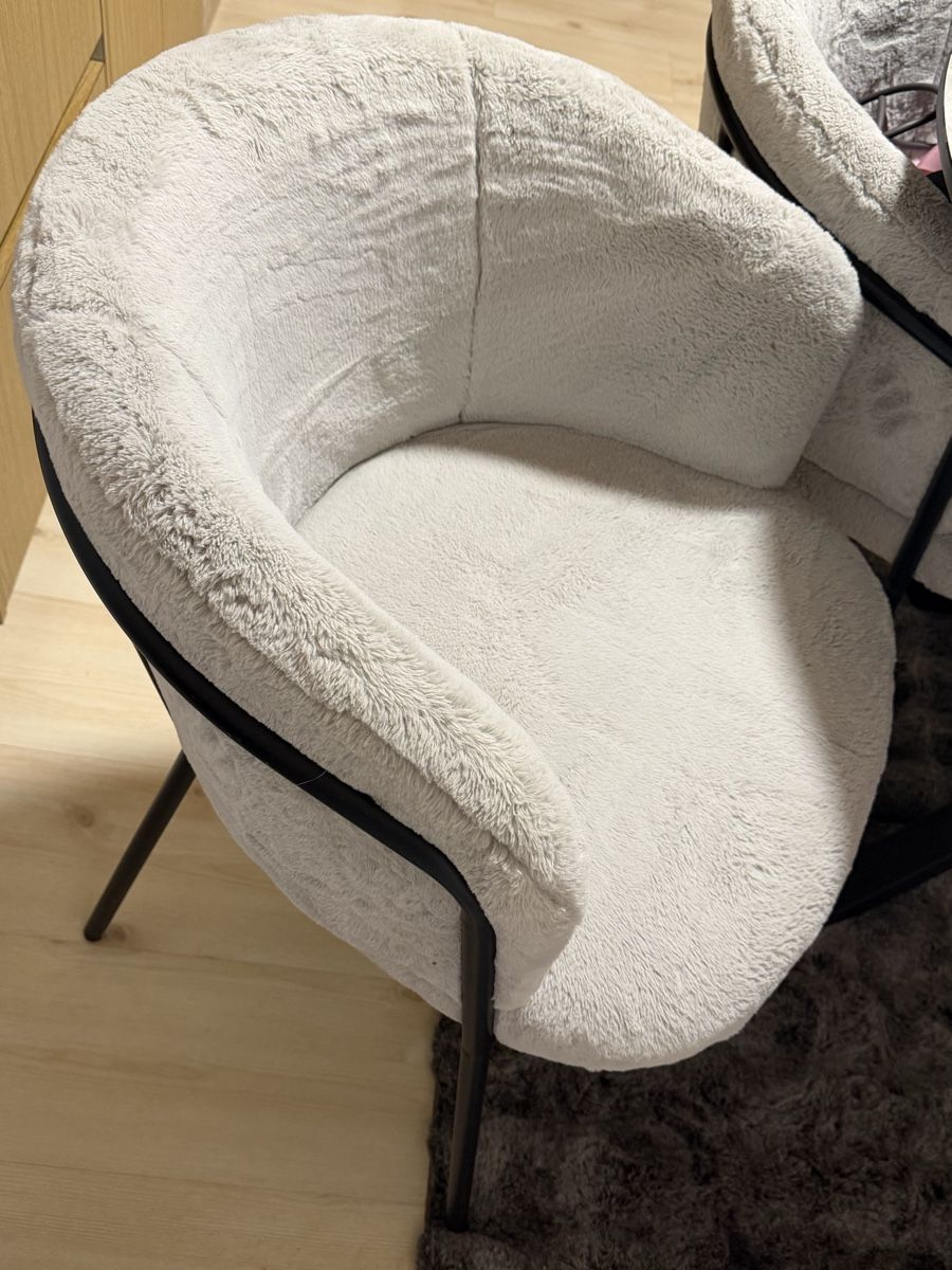 Set di tavolo e panche: Esstisch mit 4 Stühlen  – Usato da Oensingen venduto da jul_8kvc 1