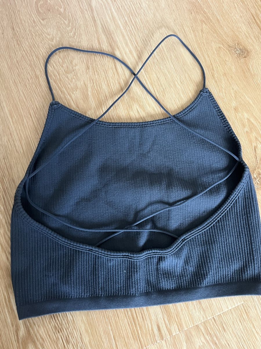 Bershka Top: Rückenfreies, dunkelgraues Top – Usato da Zürich venduto da ale_t 2
