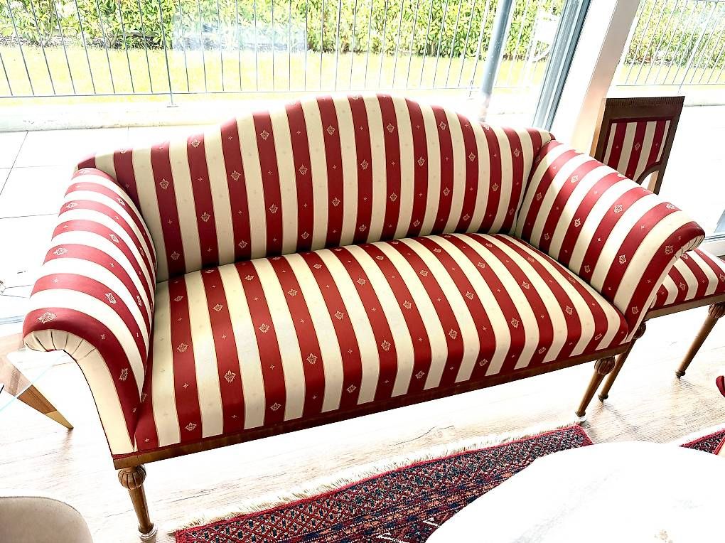 Sedie: Antikes Sofa mit 2 Sesseln und 4 Stühlen – Usato da Nidau venduto da Nintschgu 2