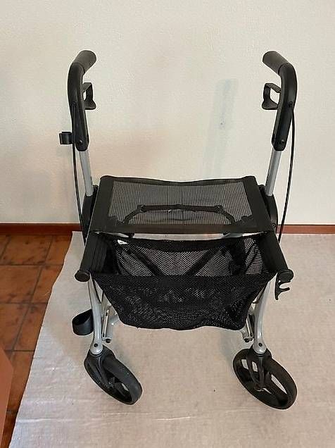 Ausili per la deambulazione: Rolator – Usato da Wichtrach venduto da AdminCCoach 1