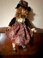 Sehr schöne Ausstellung—Sammler-Puppe