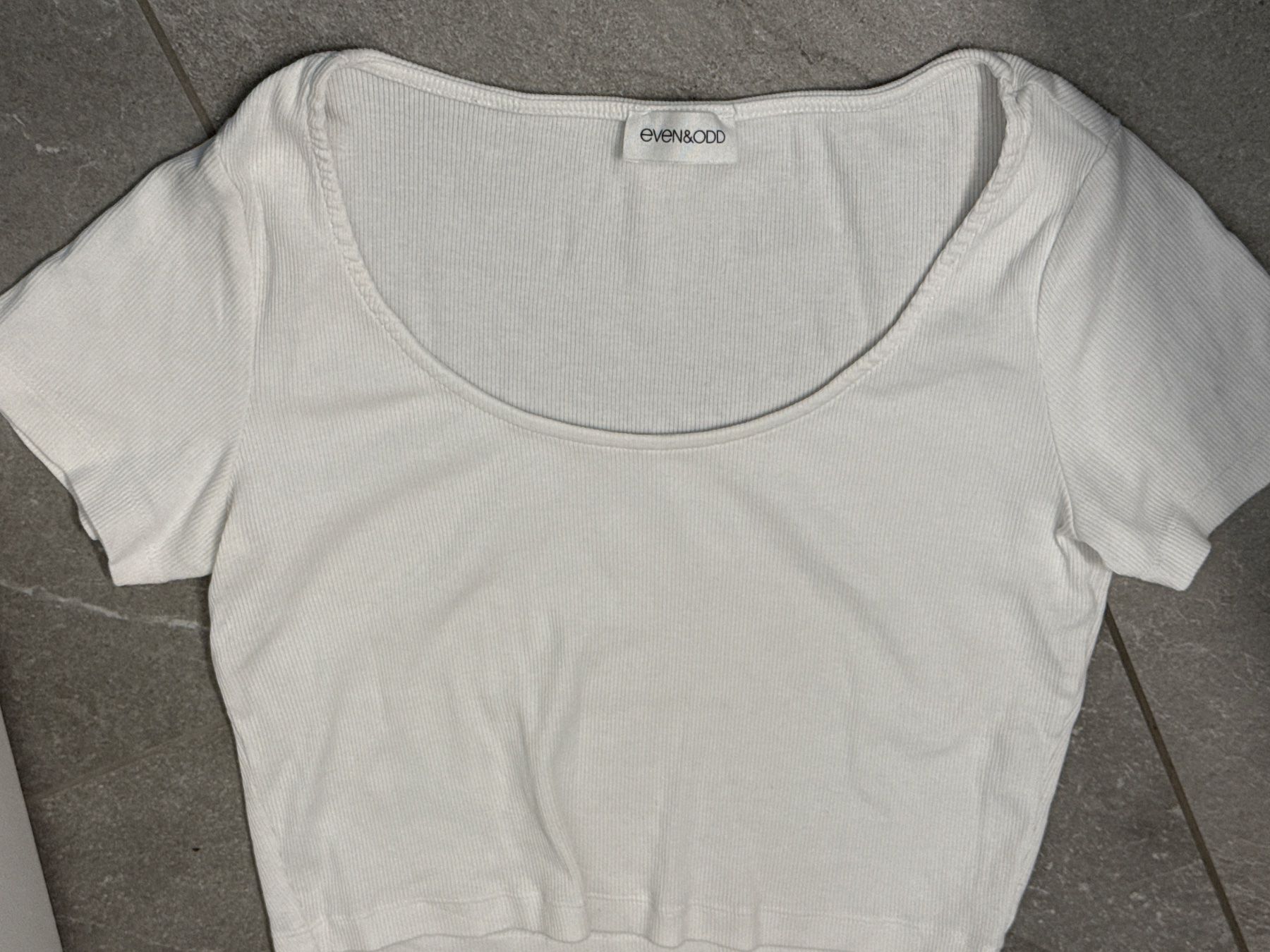 T-shirt: Damen TSHIRT, bauchfrei  Gr. M – Usato da Amriswil venduto da used2use 1