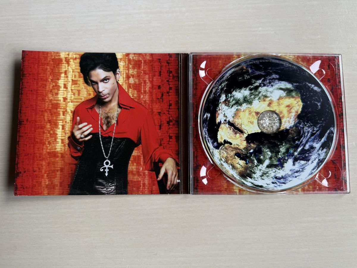 CD: Prince - Planet Earth CD - Album von 2007 – Usato da Oberried Brienz venduto da Chyara 3