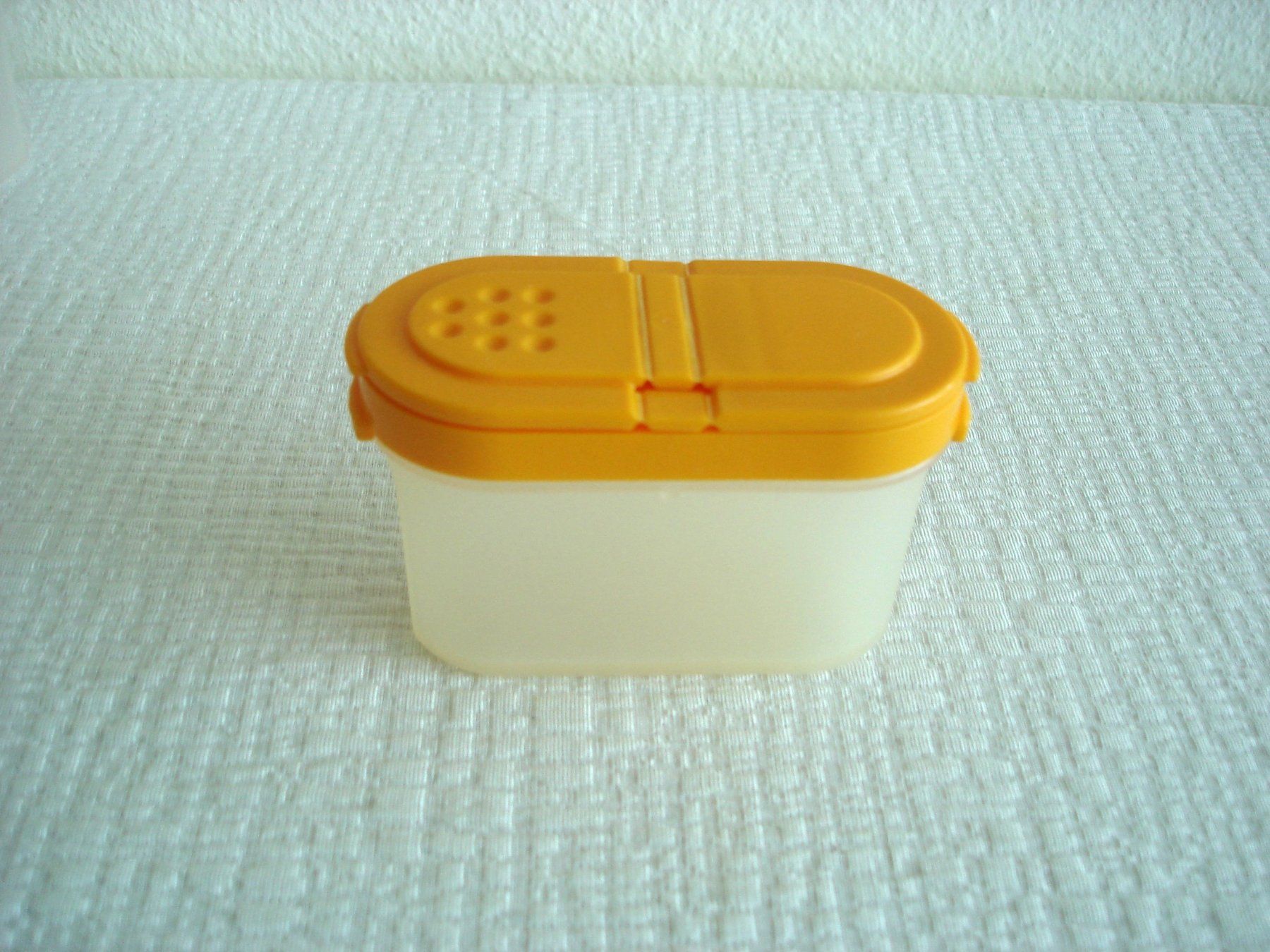 Tupperware Contenitori & Simili: 2 Tupperware Behälter & Mini Gewürzbehälter – Usato da Regensdorf venduto da anna059 7