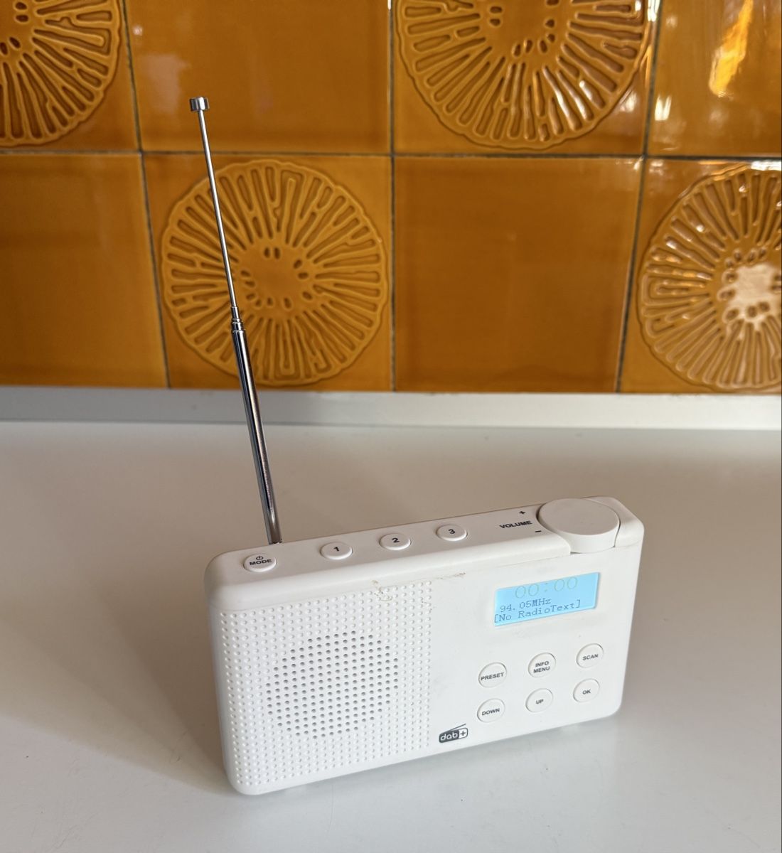 Radio: DAB+ Radio – Nuovo (secondo la descrizione) da Gerlafingen venduto da sternrose