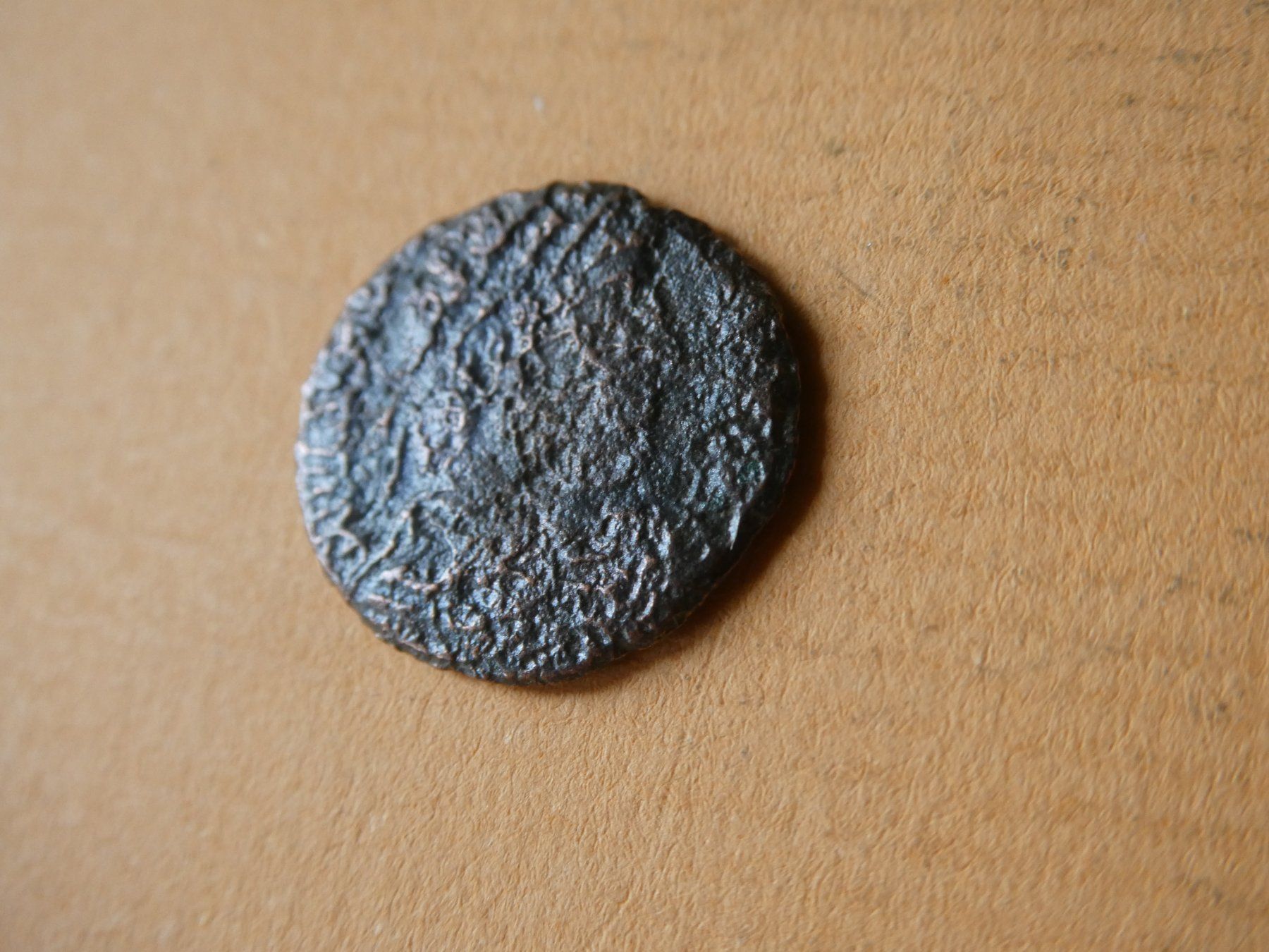 Toutes les monnaies: uralte Bronzemünze   17 mm     1.59   g – D'occasion à Hinterforst par Rohusri 1