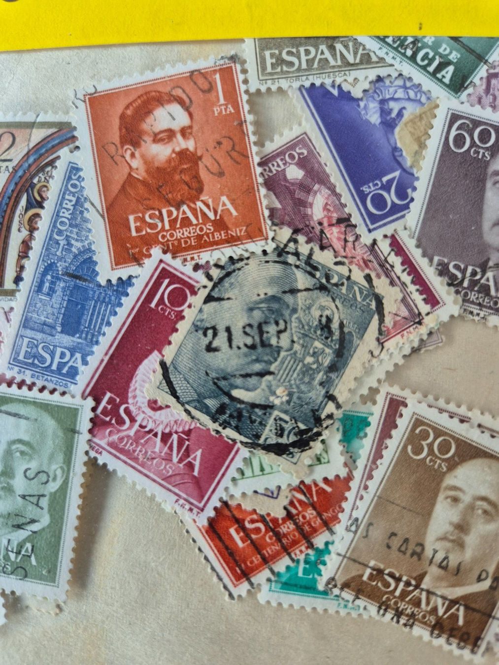 Tutti i francobolli: Sichtcouvert mit 75 verschiedenen spanischen Briefmarken – Nuovo e nell'imballaggio originale da Seewen SZ venduto da SuperpumaDisplayTeam 3