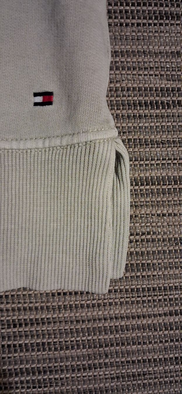 Pulls & Sweat-shirts: SweatTommy Hilfiger – D'occasion à Biel/Bienne par mim_k752 1