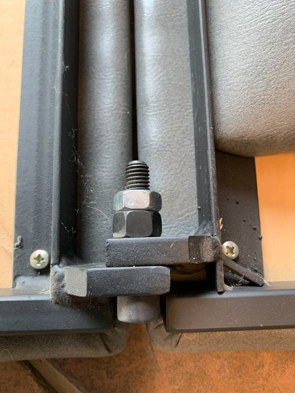 Dispositivi per massaggi: Massagetisch zusammenklappbar – Usato da Ramlinsburg venduto da Roland8 4
